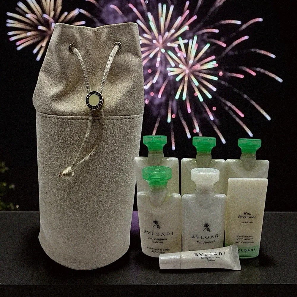 Bvlgari Eau Parfumée Thé Vert x7 Lip Balm, Conditioner, Lotion, Travel Bag - SET