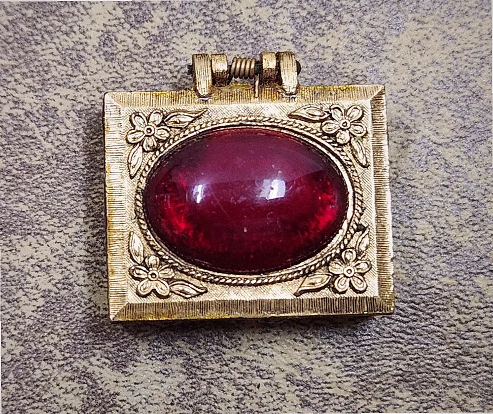 VTG Courant Helena Rubenstein Solid Parfum Gold Tone Floral Design w/ Faux Ruby